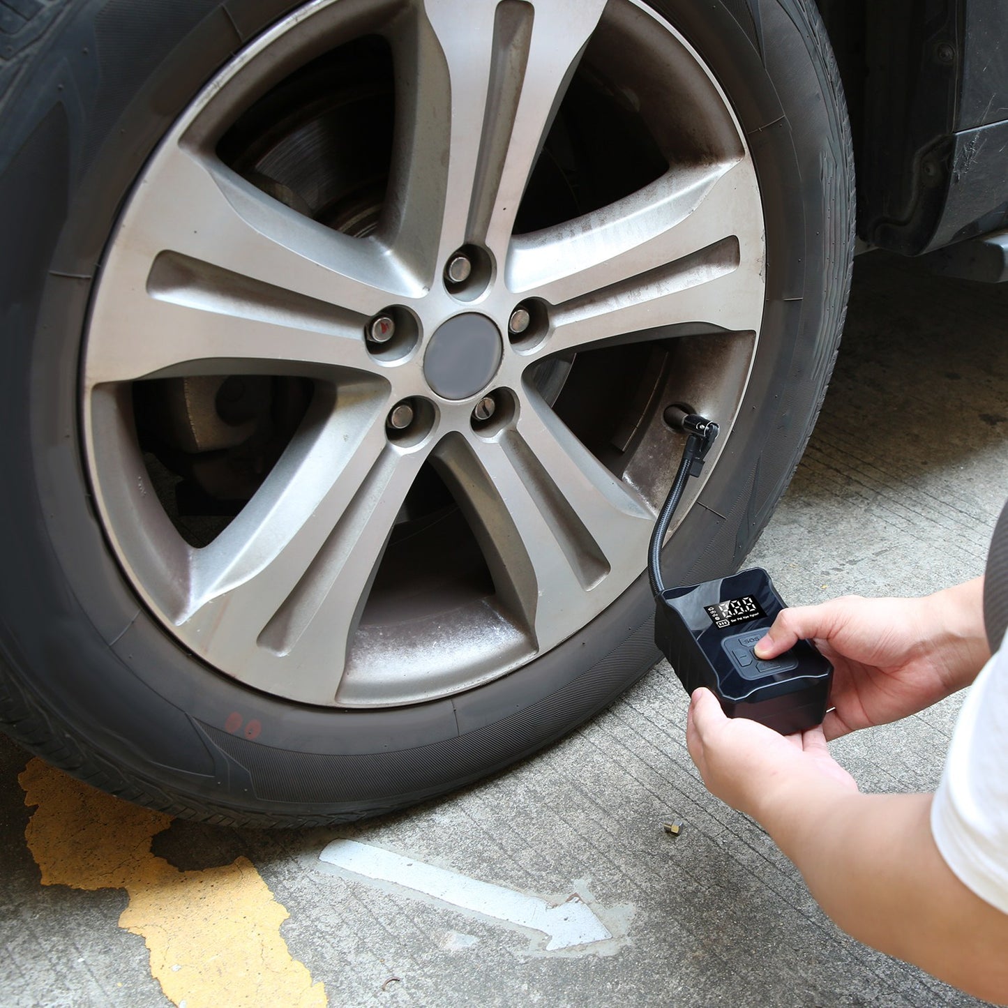 1Pc 150PSI Cordless Tire Inflator Digital Air Compressor With LED Light Emergency Power Bank For Cars Motorcycles Bicycles Balls